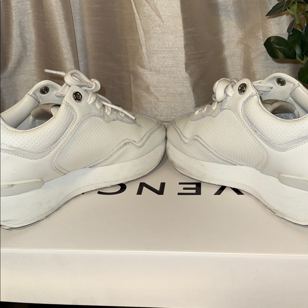 π€ Authentic Givenchy GIV Runner Logo Sneakers White 7 37 π€ - Picture 4 of 15